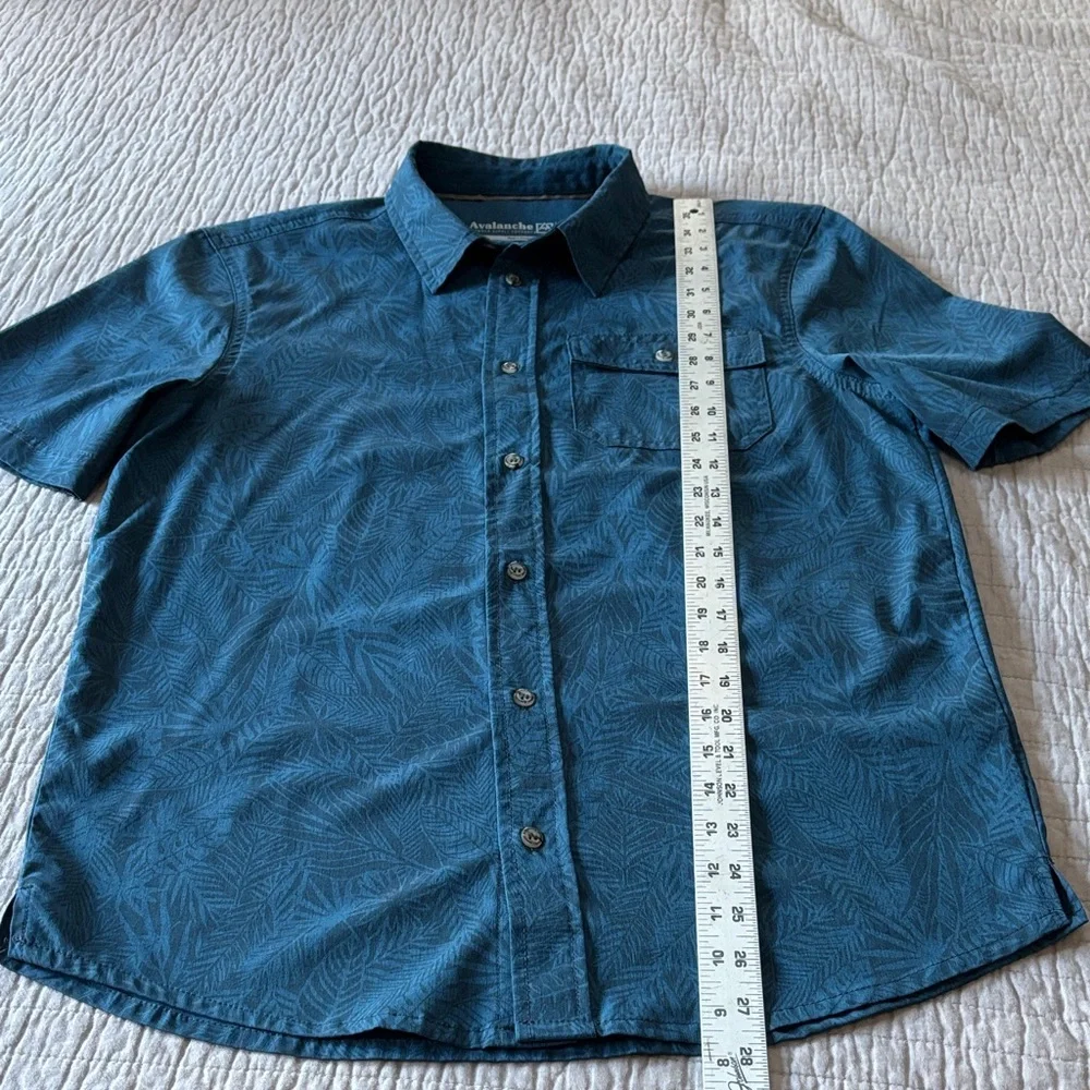 Avalanche Outdoor Supply Co Teal Palm Patterned Short Sleeve Shirt - Picture 2 of 8